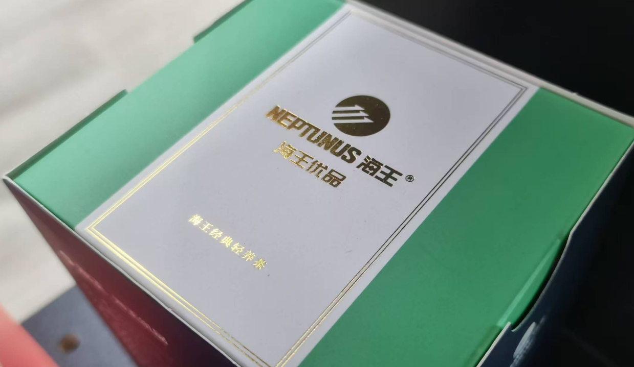 燙金印刷工藝與激凸激凹結(jié)合作業(yè)提升品牌形象